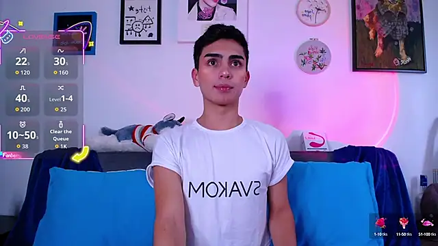 OwenBluee online show from September 2025 09:43:02 PM