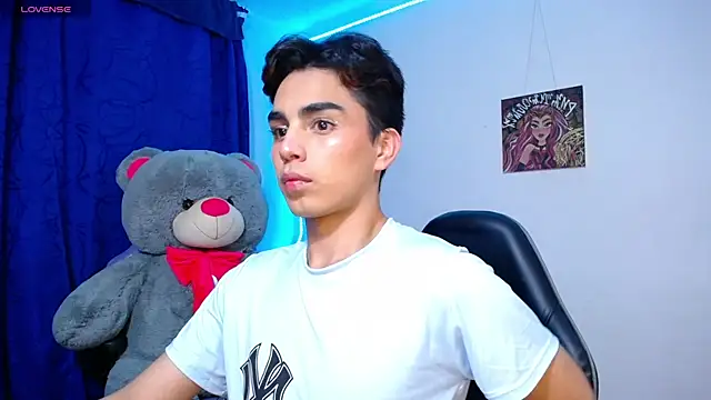 OwenBluee online show from May 2026 05:31:02 AM