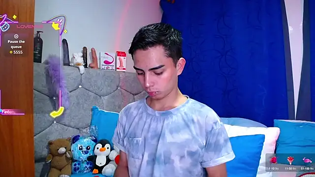 OwenBluee online show from September 2025 11:00:01 PM