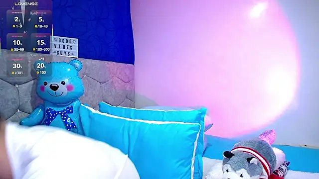 OwenBluee online show from March 2025 06:57:02 AM