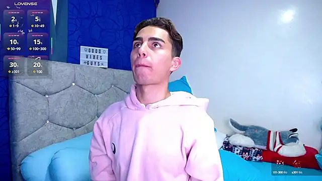 OwenBluee online show from February 2025 08:13:02 AM