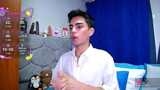 OwenBluee online show from September 2025 07:31:01 PM