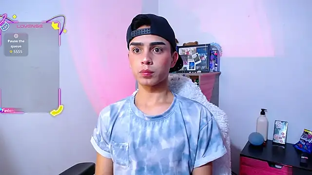 OwenBluee online show from November 2025 11:02:02 AM