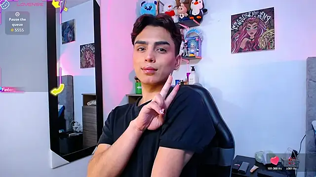 OwenBluee online show from February 2026 07:04:01 AM