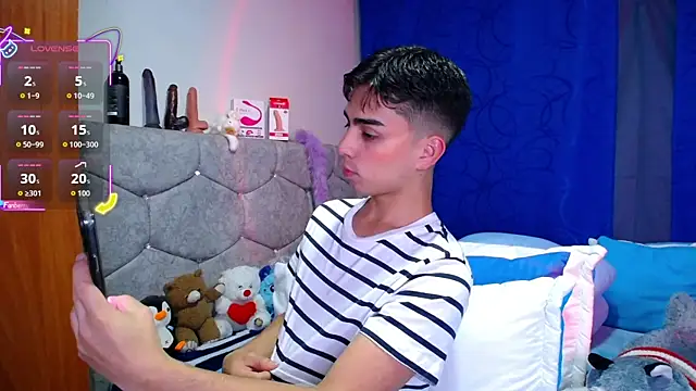 OwenBluee online show from September 2025 05:17:02 AM