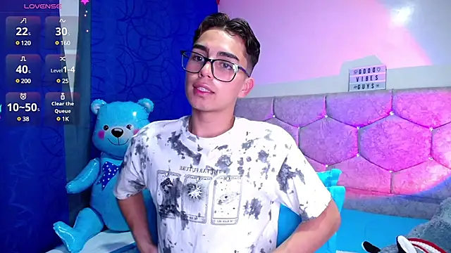 OwenBluee online show from February 2025 05:16:01 AM