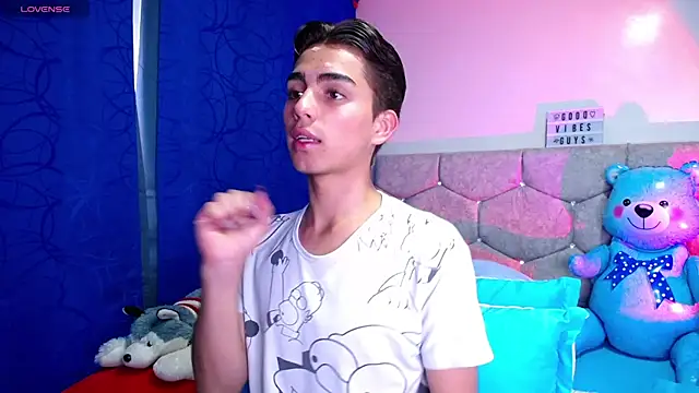 OwenBluee online show from February 2025 02:15:02 PM