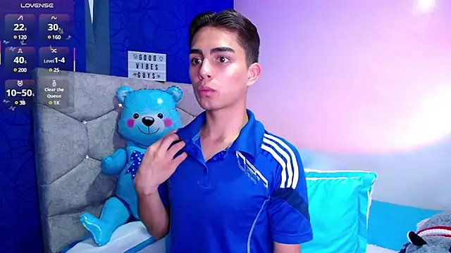 OwenBluee online show from February 2025 05:26:01 AM