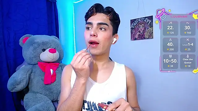 OwenBluee online show from May 2026 05:06:02 PM