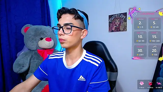 OwenBluee online show from May 2026 09:17:01 AM