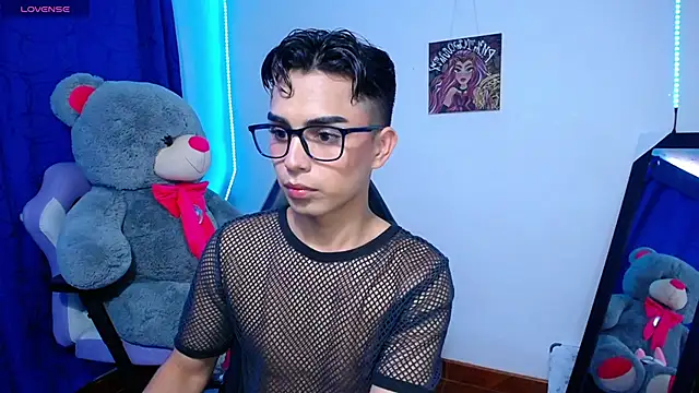 OwenBluee online show from May 2026 02:26:01 PM