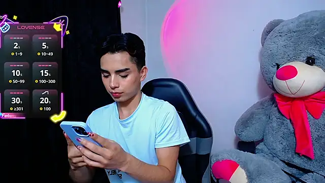 OwenBluee online show from April 2026 02:12:02 AM