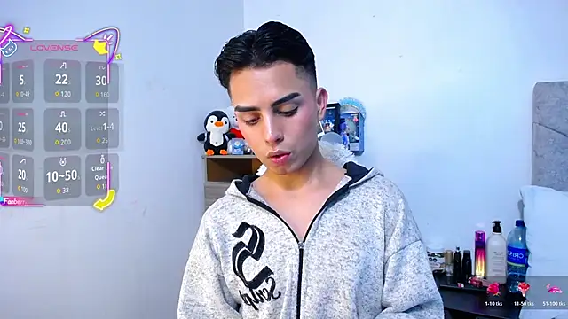 OwenBluee online show from December 2025 11:58:01 PM