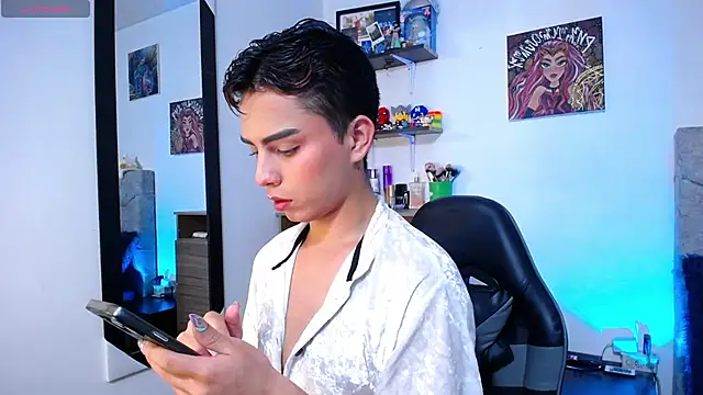 OwenBluee online show from March 2026 09:33:02 AM