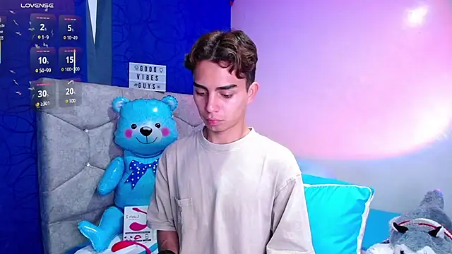 OwenBluee online show from March 2025 05:52:02 AM