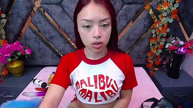 Sofia Mirandaa18 online show from November 2025 01:04:02 PM