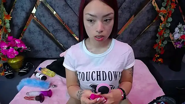 Sofia Mirandaa18 online show from November 2025 01:55:02 PM