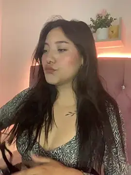 Snapshot of angellique_22 chatting on February 2025 10:44:01 AM angellique 22 online show from February 2025 10:44:01 AM