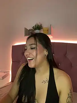 Snapshot of angellique_22 chatting on March 2025 10:17:02 AM angellique 22 online show from March 2025 10:17:02 AM