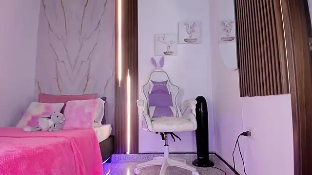 mia six66 online show from October 2025 11:33:02 AM