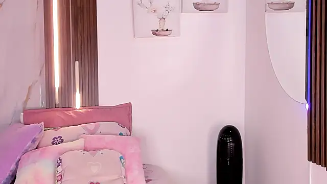 mia six66 online show from March 2026 12:09:02 PM