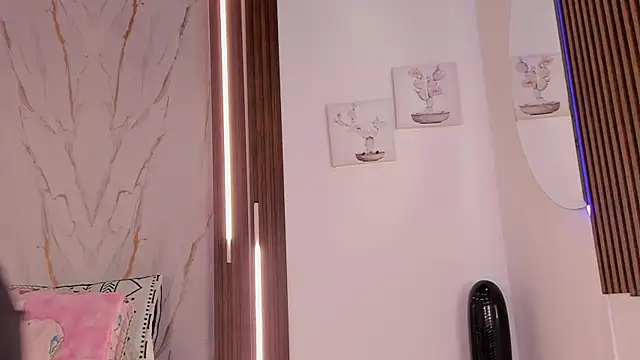 mia six66 online show from February 2026 12:05:02 PM