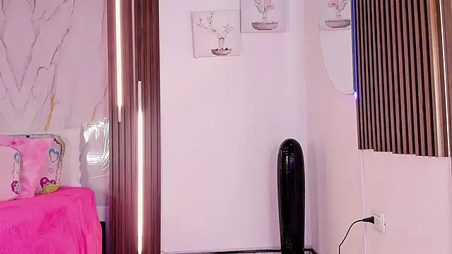 mia six66 online show from February 2026 12:13:02 PM