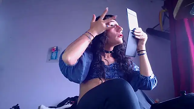 Zafiro subversiva online show from April 2026 03:05:01 PM