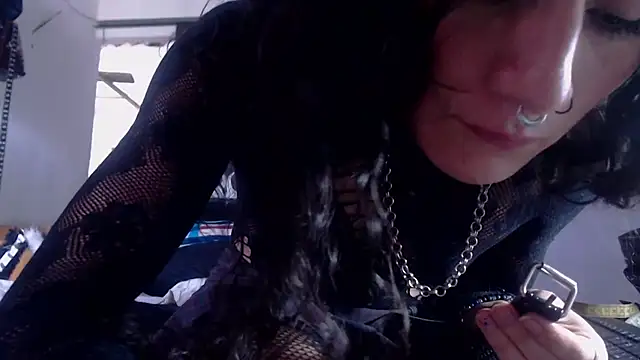 Zafiro subversiva online show from December 2025 02:28:02 PM