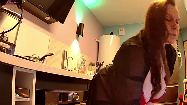 Endrocleia online show from February 2026 01:29:01 AM