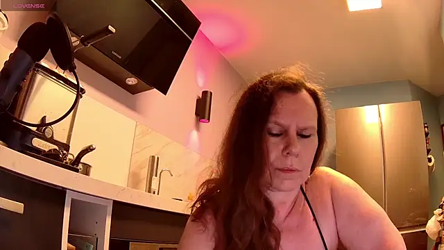 Snapshot of Endrocleia chatting on June 2026 11:15:02 PM Endrocleia online show from June 2026 11:15:02 PM