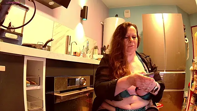 Endrocleia online show from March 2026 01:49:02 AM