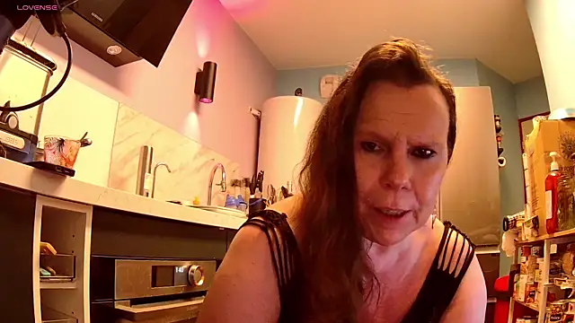 Snapshot of Endrocleia chatting on June 2026 11:42:01 PM Endrocleia online show from June 2026 11:42:01 PM