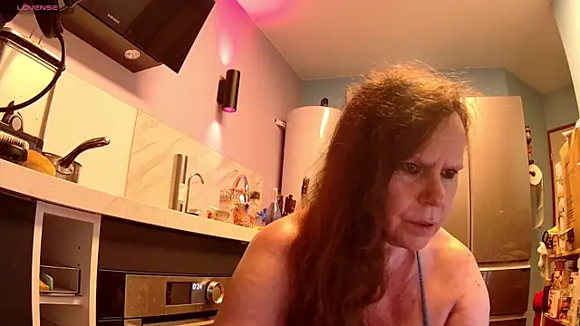 Snapshot of Endrocleia chatting on June 2026 10:27:02 PM Endrocleia online show from June 2026 10:27:02 PM