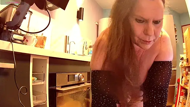 Endrocleia online show from April 2026 01:48:01 AM