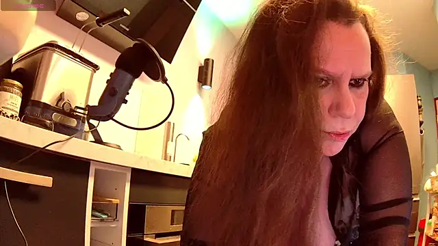 Endrocleia online show from April 2026 08:21:01 PM