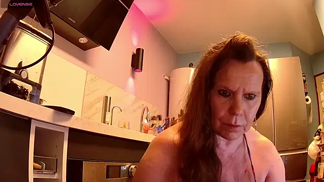 Snapshot of Endrocleia chatting on June 2026 11:58:02 PM Endrocleia online show from June 2026 11:58:02 PM