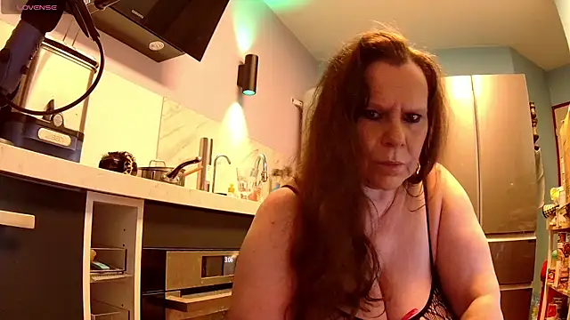 Endrocleia online show from April 2026 01:08:01 AM