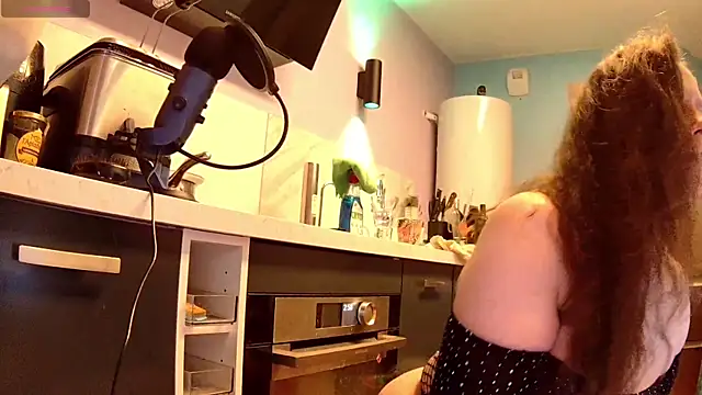 Endrocleia online show from February 2026 02:01:01 AM