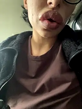 myloveforyouu online show from November 2025 10:09:02 PM