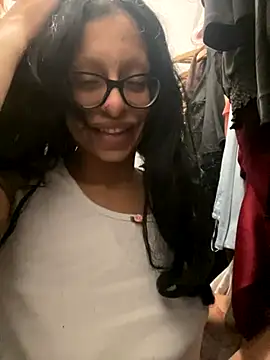 myloveforyouu online show from December 2025 06:03:01 AM