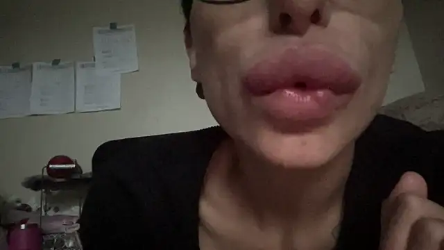 myloveforyouu online show from April 2026 12:56:01 PM