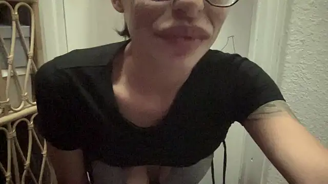 Snapshot of myloveforyouu chatting on February 2026 06:06:01 PM myloveforyouu online show from February 2026 06:06:01 PM