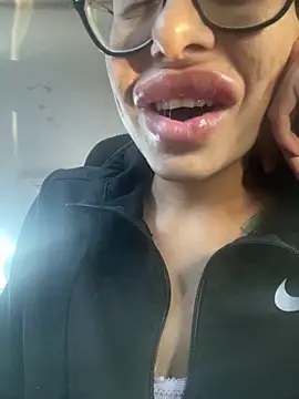 Snapshot of myloveforyouu chatting on December 2025 09:59:01 PM myloveforyouu online show from December 2025 09:59:01 PM