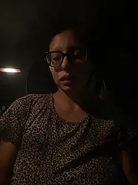 myloveforyouu online show from October 2025 02:43:01 AM