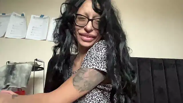myloveforyouu online show from April 2026 01:18:02 PM