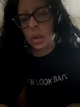 myloveforyouu online show from December 2025 02:29:02 PM