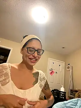 myloveforyouu online show from November 2025 12:32:02 AM