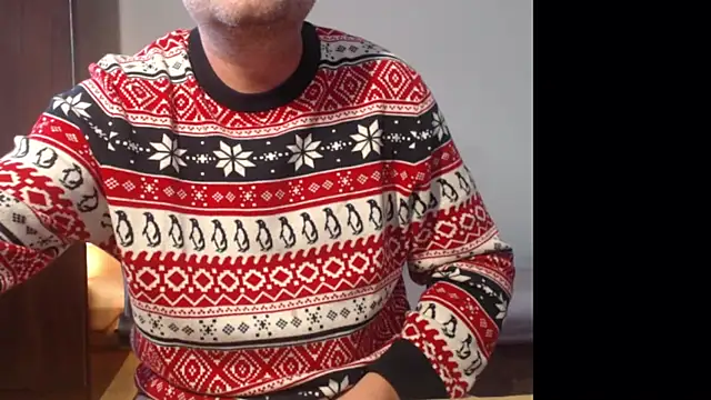 Snapshot of tuttiluss44 chatting on December 2024 11:32:01 AM tuttiluss44 online show from December 2024 11:32:01 AM