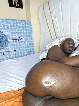 SquirtQueen16 online show from April 2026 10:27:02 AM